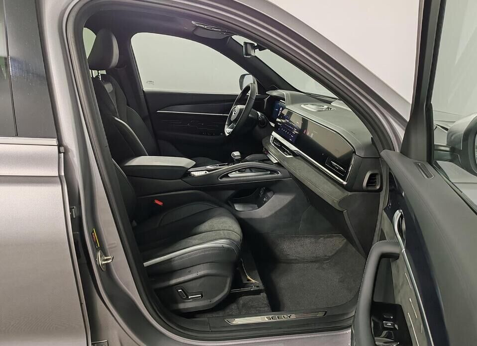 Geely Monjaro 2.0 AT (238 л.с.) 4WD