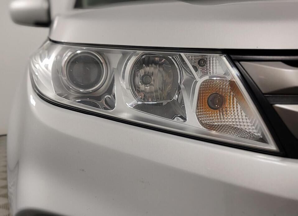 Suzuki Vitara 1.6 AT (117 л.с.) 4WD